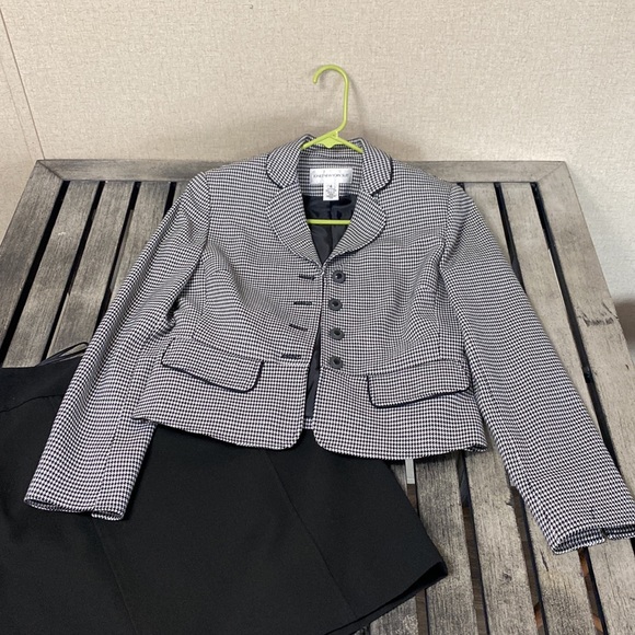 Jones of New York suit Jacket & Skirt - Picture 5 of 7